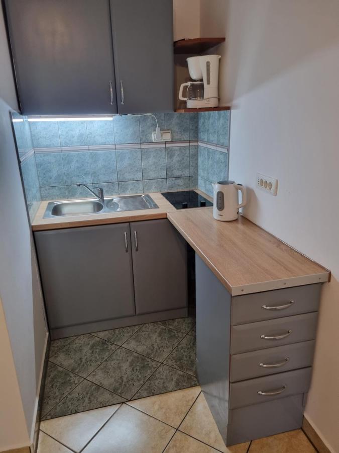 Apartman 2 Lägenhet Ližnjan Exteriör bild