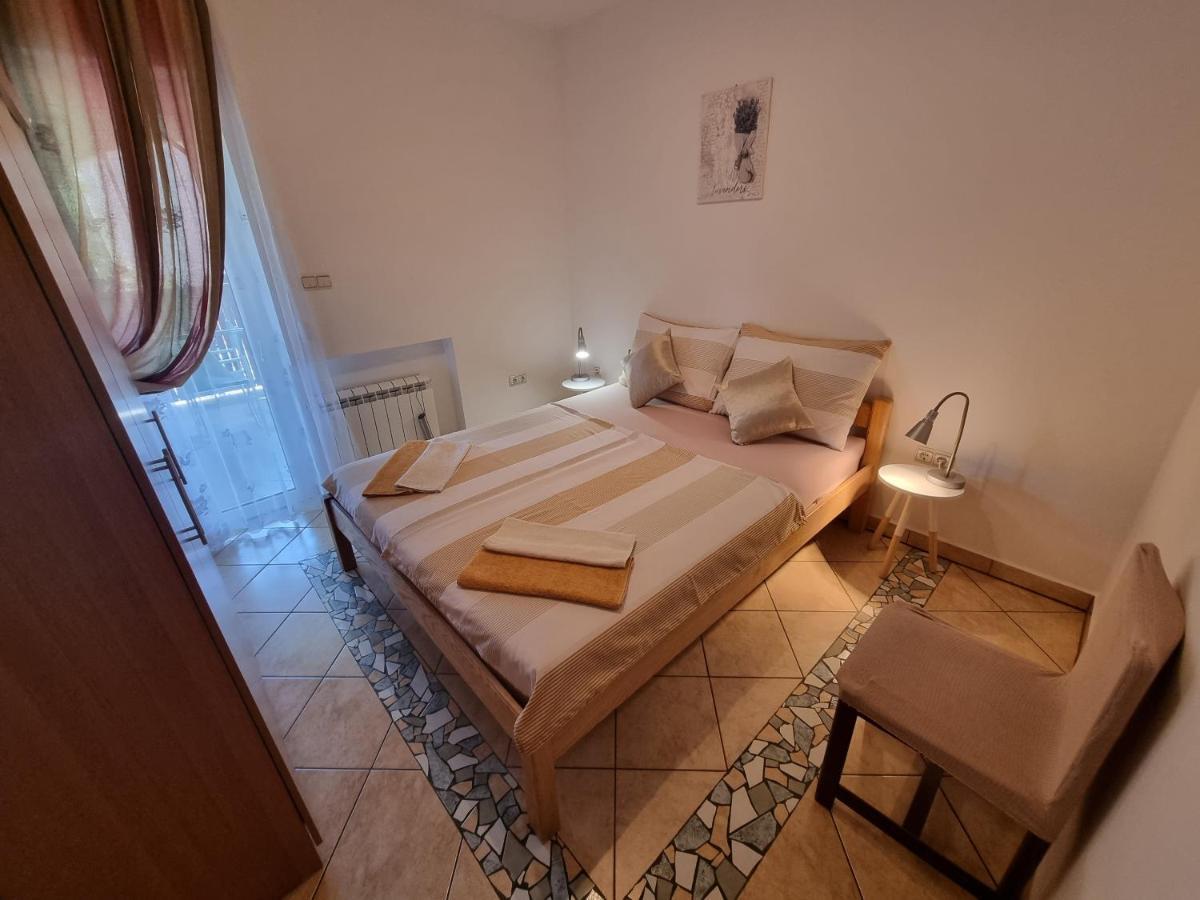 Apartman 2 Lägenhet Ližnjan Exteriör bild