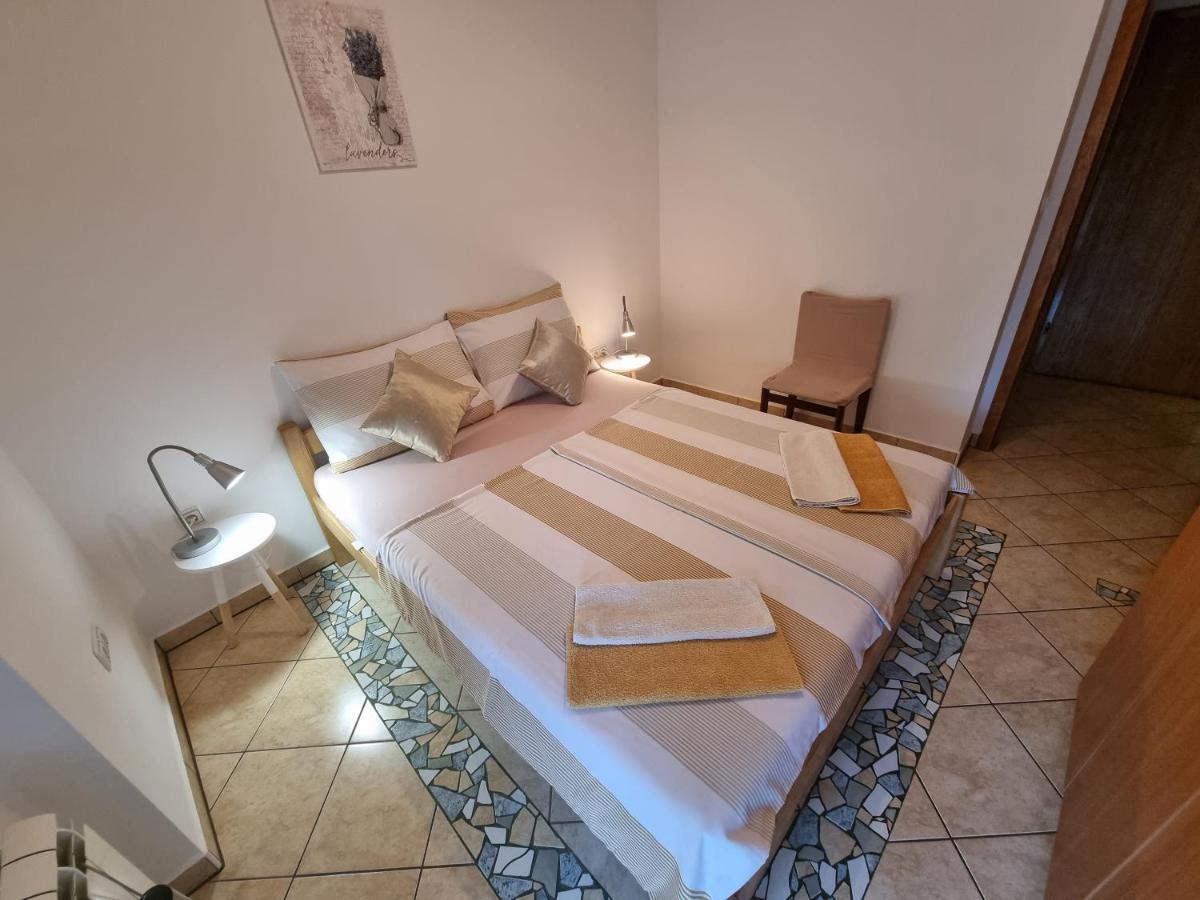 Apartman 2 Lägenhet Ližnjan Exteriör bild