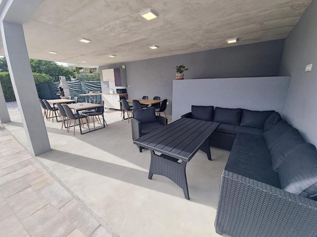 Apartman 2 Lägenhet Ližnjan Exteriör bild