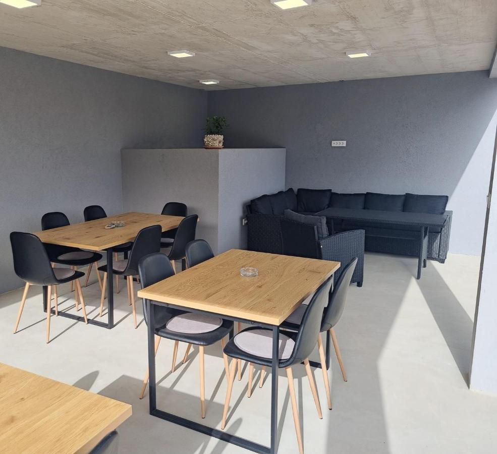 Apartman 2 Lägenhet Ližnjan Exteriör bild